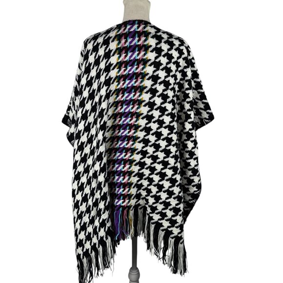 Chico's Ruana Wrap Black and White Houndstooth Print with Fringe Wrap Sz OS - Picture 4 of 12